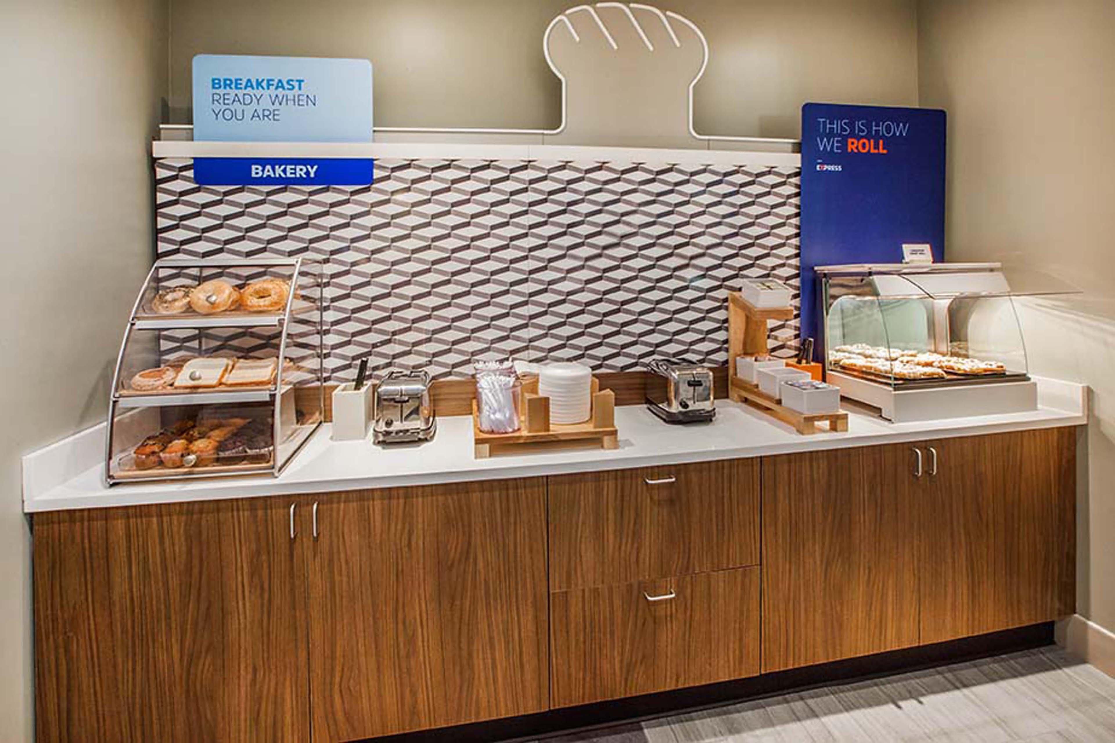 Holiday Inn Express & Suites Evansville North By Ihg Warrenton Extérieur photo