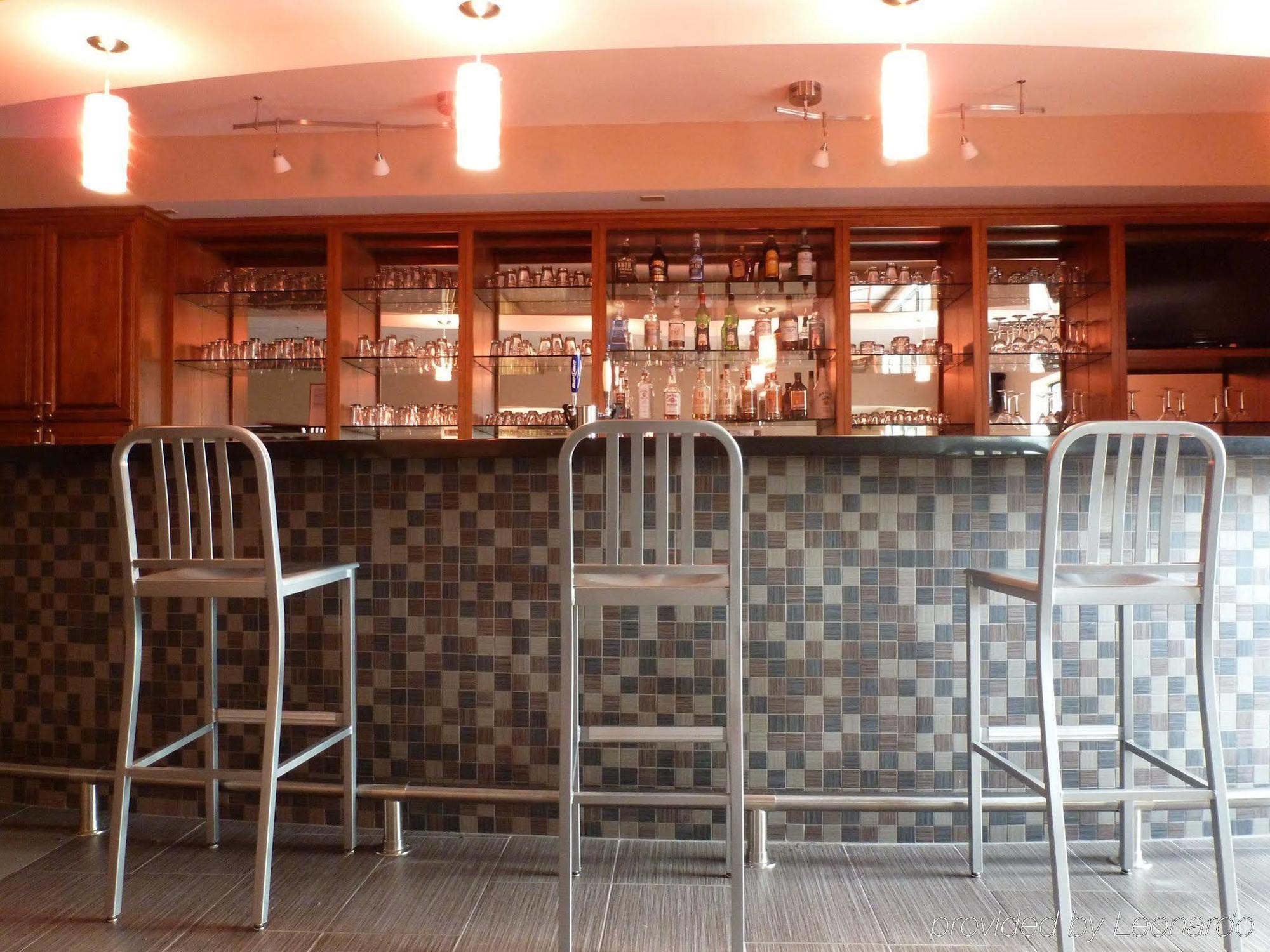 Holiday Inn Express & Suites Evansville North By Ihg Warrenton Restaurant photo